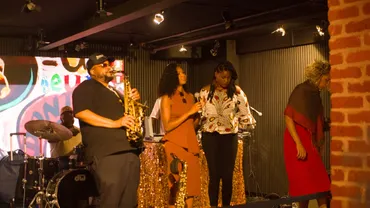 BJ Simmons live performance